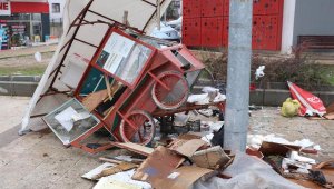 Otomobil çarpan seyyar satıcı öldü; kaza anı kamerada