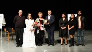 'Sadece Kadın' Bayraklı'da sahnelendi