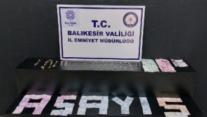 Sahte altınları bozdurmak isterken suçüstü yakalandı