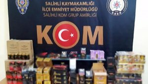 Salihli'de 1025 adet cinsel içerikli kaçak ürün ele geçti