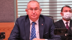 Türksat'ta bir kişi dışında tüm yönetim çift maaşlı