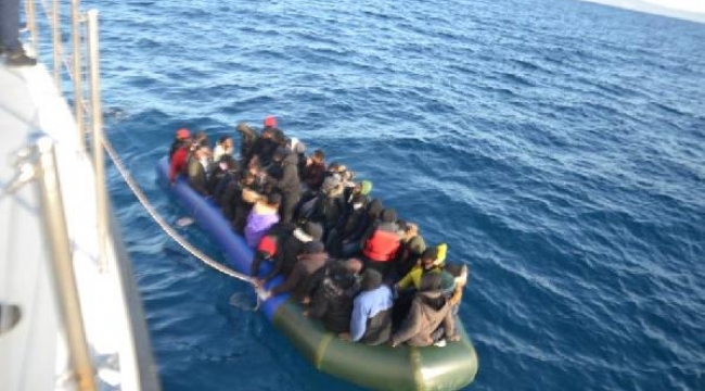 Yunanistan'ın geri ittiği 50 kaçak göçmen kurtarıldı