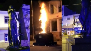 Adalet Anıtı'nın yakılması kamerada; 2 gözaltı