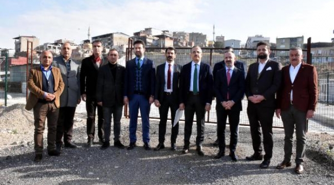 AK Partili Sürekli: İzmir'in Ankara'da bekleyen hiçbir projesi yoktur