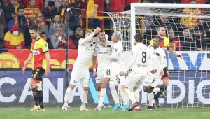 Altay, Göztepe'ye patladı