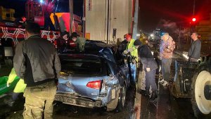 Balıkesir'de otomobil TIR'ın altına girdi, sürücü öldü 