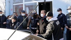 Belediye Başkanı serbest, memur tutuklandı