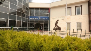 Belediyeye girip bıçakla saldırdı, vurularak etkisiz hale getirildi