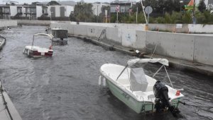 Bodrum'da fırtına tekneleri batırdı