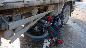 Bodrum'da kamyonetin altında kalan motosikletli öldü