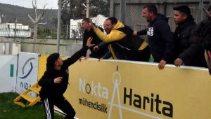 Bodrum'da taraftar top toplayıcısını darp etti