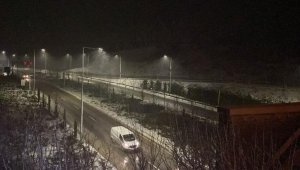 Bornova ve Karabağlar'da kar etkili oldu