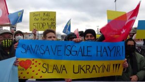 Çanakkale'de Rusya'nın Ukrayna'ya saldırısı protesto edildi