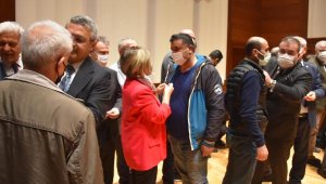 CHP İzmir'de 450 yeni üyeye rozet