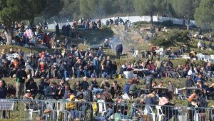 Deve güreşi festivali renkli görüntülere sahne oldu