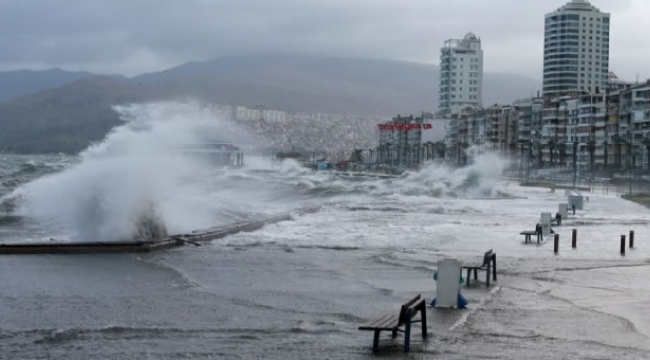 Dikkat! İzmir'de sağanak, Kuzey Ege'de fırtına
