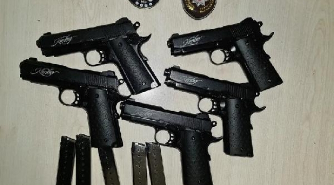 'Dur' ihtarına uymadı, üzerinden 5 tabanca çıktı