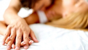 Eşine, yakın arkadaşıyla cinsellik yaşaması için izin verdi, onları seyretti