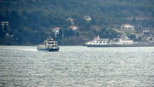 Gökçeada'ya feribot seferlerine 'fırtına' engeli