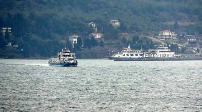 Gökçeada'ya feribot seferlerine 'fırtına' engeli