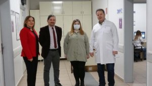 İkizlerden hasta olanın kalbi, anne karnında durduruldu