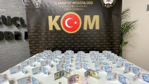 İzmir'de piyasaya sahte para süren 2 şüpheliye gözaltı