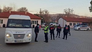 Jandarmadan okul çevresinde ve servis araçlarında denetim