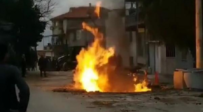 Kanal çalışmasında boru hasar gördü, sızan doğal gaz tutuştu