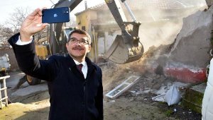 Kentsel dönüşüm projesi için ilk yıkım gerçekleştirildi