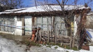 Küçük çaplı yangın çıkan evde ölü bulundu