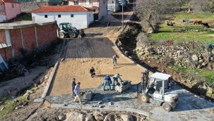 Menemen'de Çukurköy yollarına parke taşı döşendi