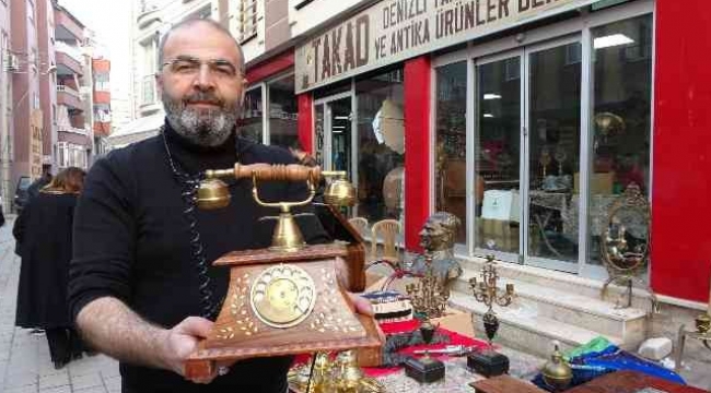 Mezatın en gözdesi asırlık gramofon 19 bin TL'ye alıcı buldu