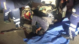 Minibüsüyle çarptı, 500 metre sürükledi