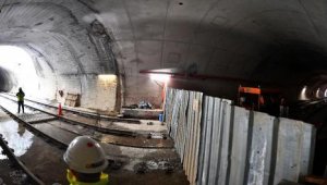 Narlıdere Metrosu'nun ray döşeme işlemlerinin yüzde 50'si tamamlandı