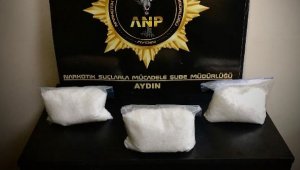 Otomobilin ses sisteminde 3 kilo uyuşturucu çıktı