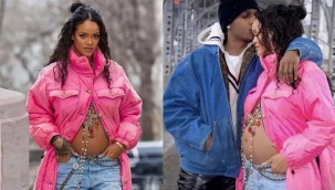 Rihanna'dan 'bakın karnım burnumda' fotoğrafı