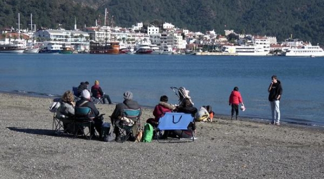 Sıcaklık 21 dereciyi gördü; sahiller doldu