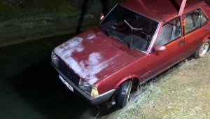 Sulama kanalına düşen otomobilin sürücüsü öldü