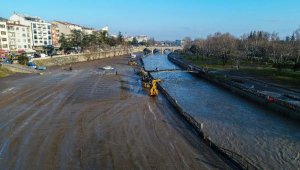 Taşkın sonrası sular çekildi, temizlik çalışması başlatıldı