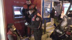 Telefonla 90 bin lira dolandırıldı, 100 bin daha yatırırken polis engelledi