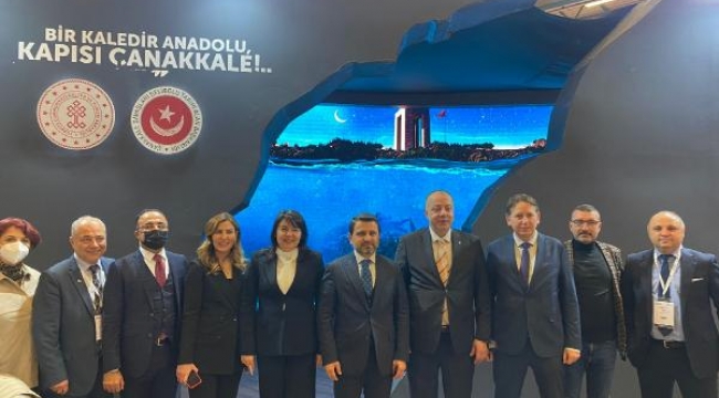 Turizm Bakanı Ersoy, Tarihi Alan Başkanlığı standını gezdi