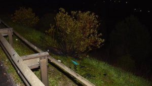 Yol kenarında ateşe verilen valizden yanmış ceset çıktı