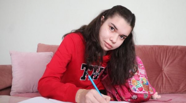 14 yıl önce başından vurulan Kübra, hayata sarıldı