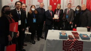 AK Partili Çankırı, Kariyer Fuarı'nda standları ziyaret etti