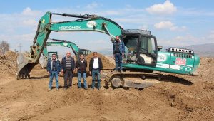 Alaşehir Çayı DSİ ekipleri tarafından ıslah ediliyor