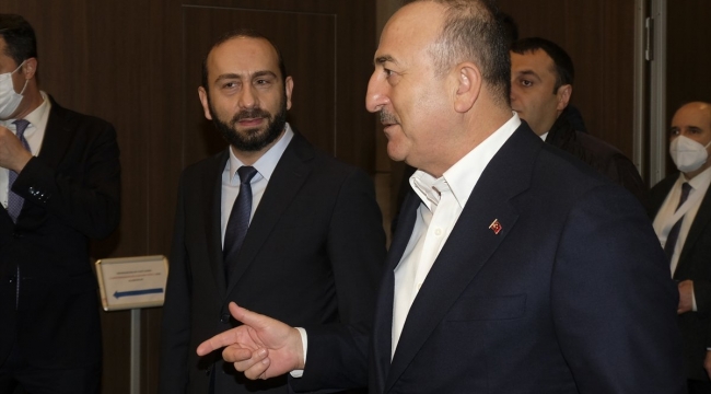 Bakan Çavuşoğlu, Ermeni mevkidaşı Mirzoyan ile görüştü