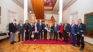 Başkan Soyer şehit yakınları ve gazi derneklerinin temsilcilerini ağırladı