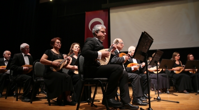 Bayraklı Belediyesi 'Mandolin Orkestrası' ilk kez sahneye çıkıyor