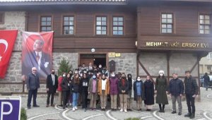 Bayramiç'te Asım'ın nesli Akif'in evinde ders görüyor