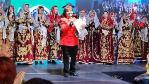 Bodrum'a özgü geleneksel kıyafetler defilede sergilendi